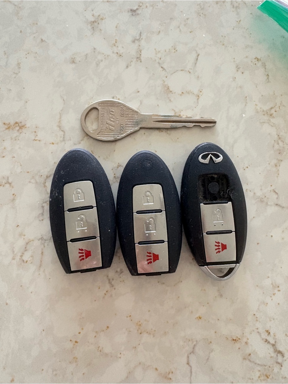 Infiniti Key 3 Fobs Lot - Black w/ 2 Metal Keys genuine & after market 2012-2018